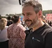profielfoto Ilja op een festival